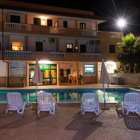 شقة فندقية San Domenico 3*